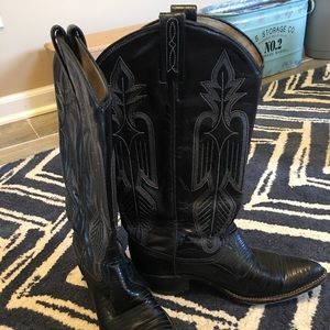 Dan post original boot.  Vintage